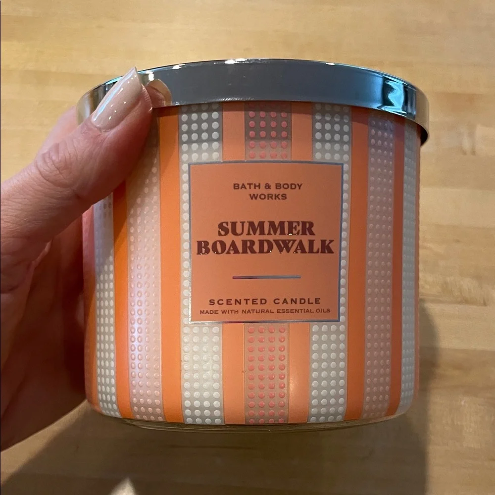 Bath and Body Work Summer Boardwalk Candle three 3 wick bbw popcorn cotton candy - Picture 2 of 4